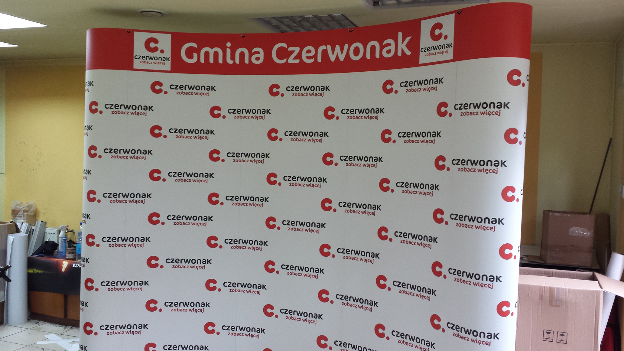 scianka reklamowa Kraków | Ścianka reklamowa 3x3 łukowa z wydrukiem